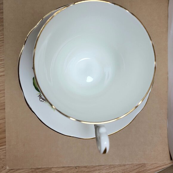 Vintage Royal Stuart Fine Bone China England Teacup and Saucer - Picture 4 of 16